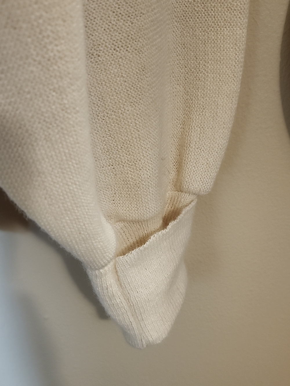 Le Tigre Men's Cream V-Neck Button Cardigan - Picture 8 of 12